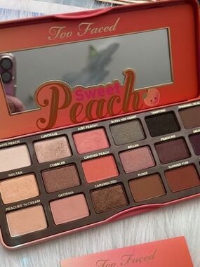 Too Faced Sweet Peach Eyeshadow Palette – New / Unused - no box